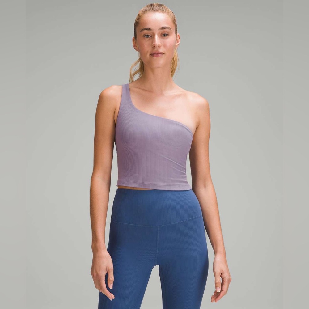 NWOT Lulu Ribbed Nulu Asymmetrical Yoga Tank Top in
Purple Ash (Size 6)